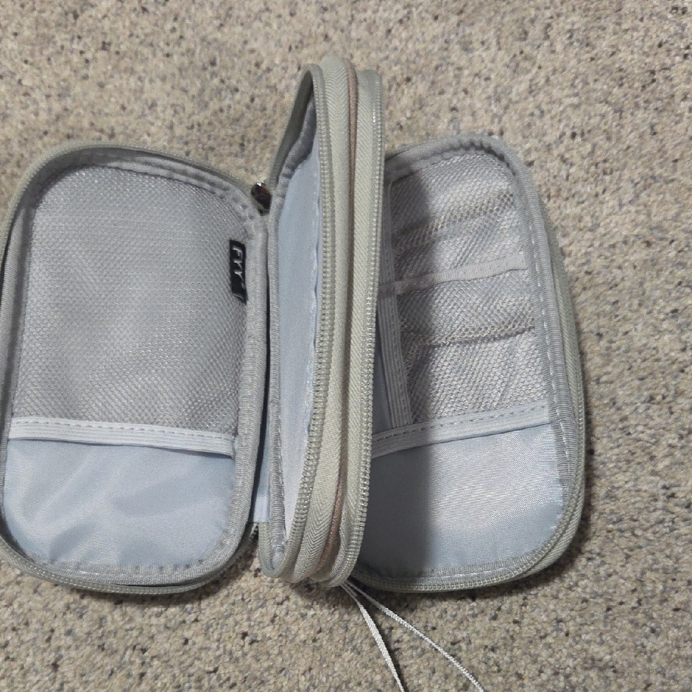 2/$10! Nwot Travel Electronic Pouch